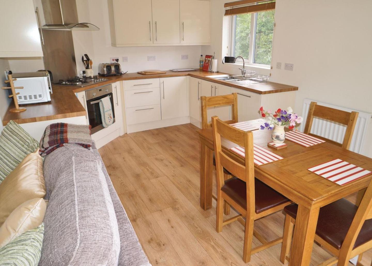 Clun Valley Lodges Clunton Exterior photo