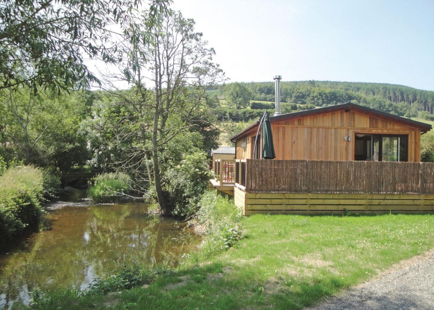 Clun Valley Lodges Clunton Exterior photo