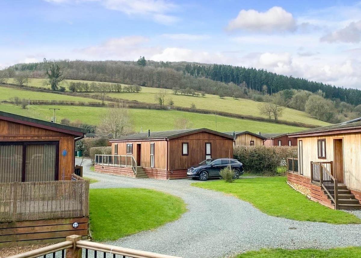 Clun Valley Lodges Clunton Exterior photo